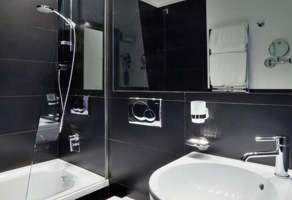 LHP Hotel Napoleon - Resim 16