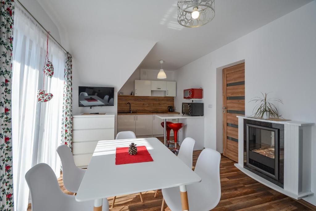 Tybet Domki i Apartamenty - Deluxe Apartment