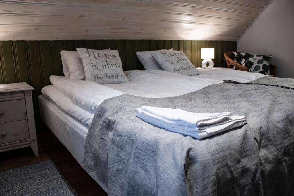 Postel nebo postele na pokoji v ubytování Stora Herrestad B&B