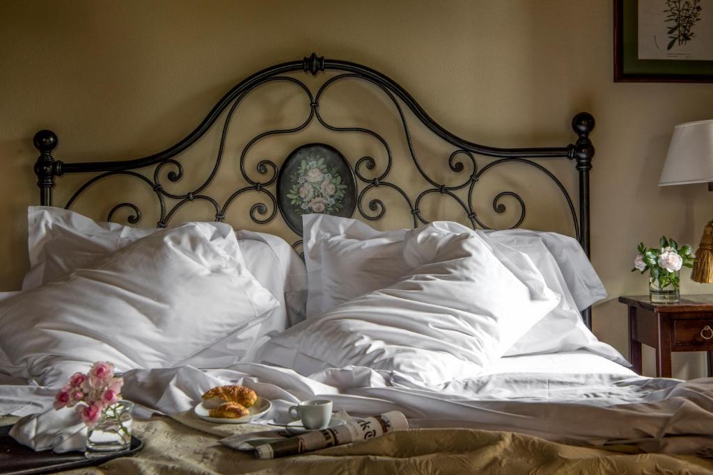Postel nebo postele na pokoji v ubytování Monsignor Della Casa Country Resort & Spa