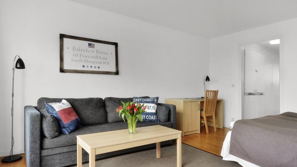 Postel nebo postele na pokoji v ubytování Strand Hotell Borgholm