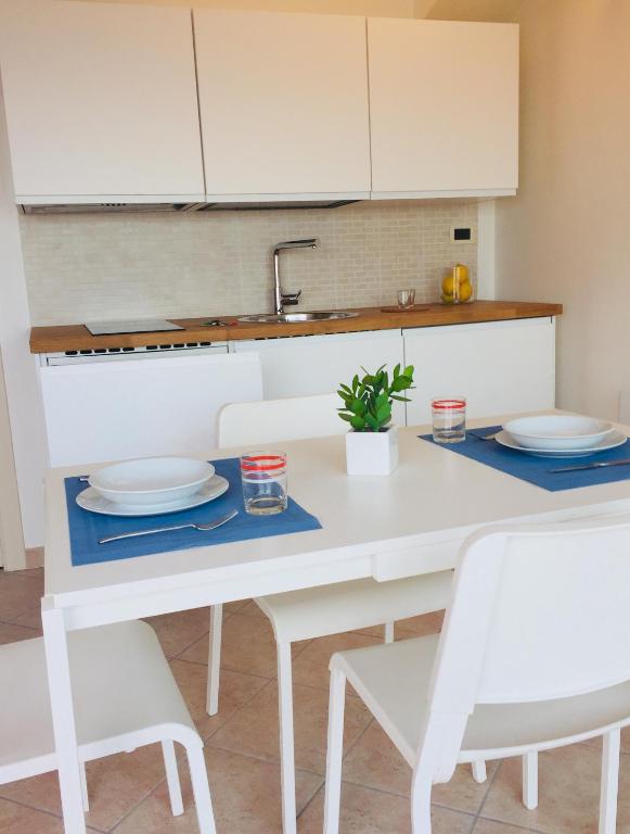 Kuchyň nebo kuchyňský kout v ubytování Torre Archirafi Vacanze