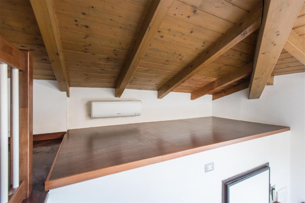 Zdjęcie z galerii obiektu Casa Lidia, la mansarda sul fiume w Arco