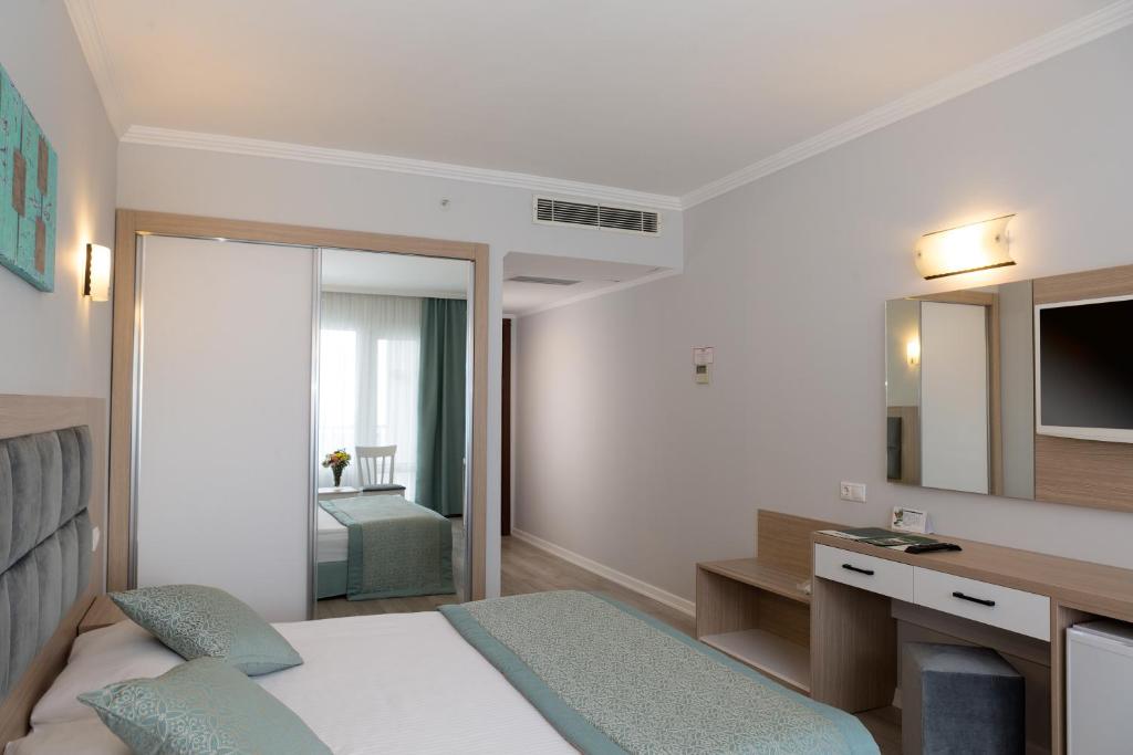 Adonis Hotel - Standard Double Room