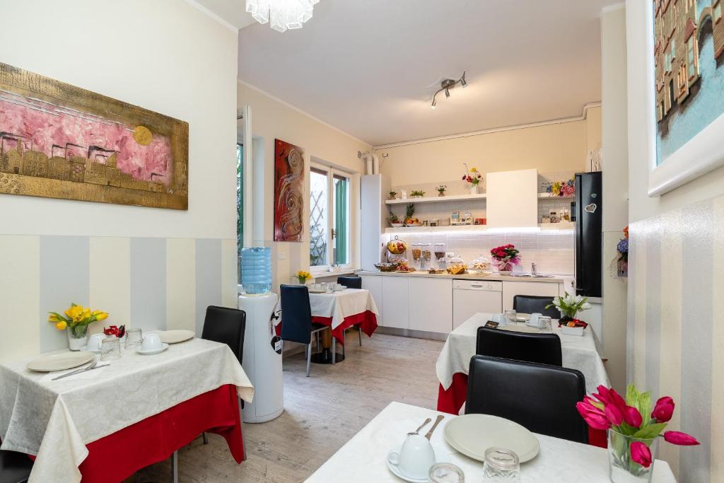 Kuchyň nebo kuchyňský kout v ubytování B&B Accademia