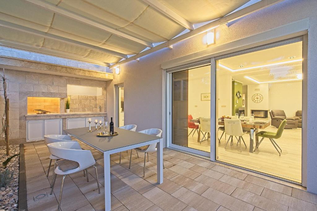 Fotografie z fotogalerie ubytování Villa Ulika Makarska v destinaci Makarska