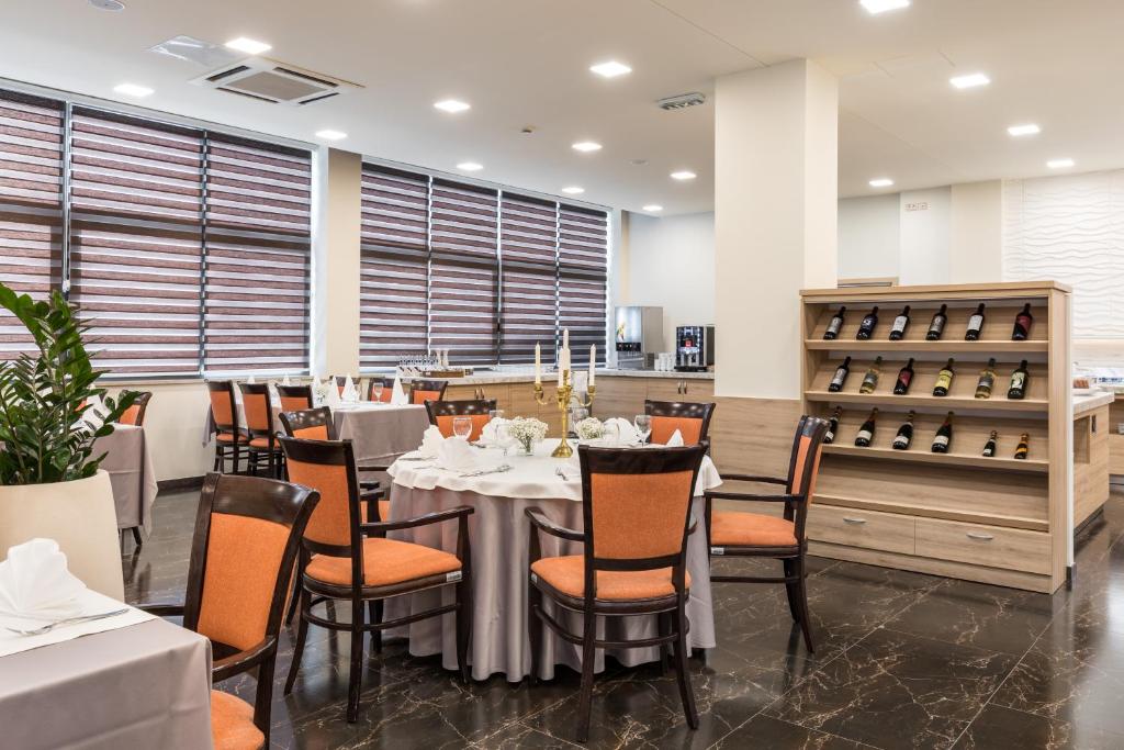 Restoran ili neka druga zalogajnica u objektu Hotel Mondo