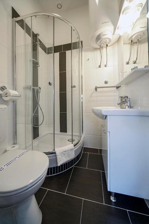 Koupelna v ubytování Marmontova Luxury Rooms
