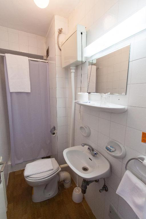 Koupelna v ubytování Hotel Zagreb