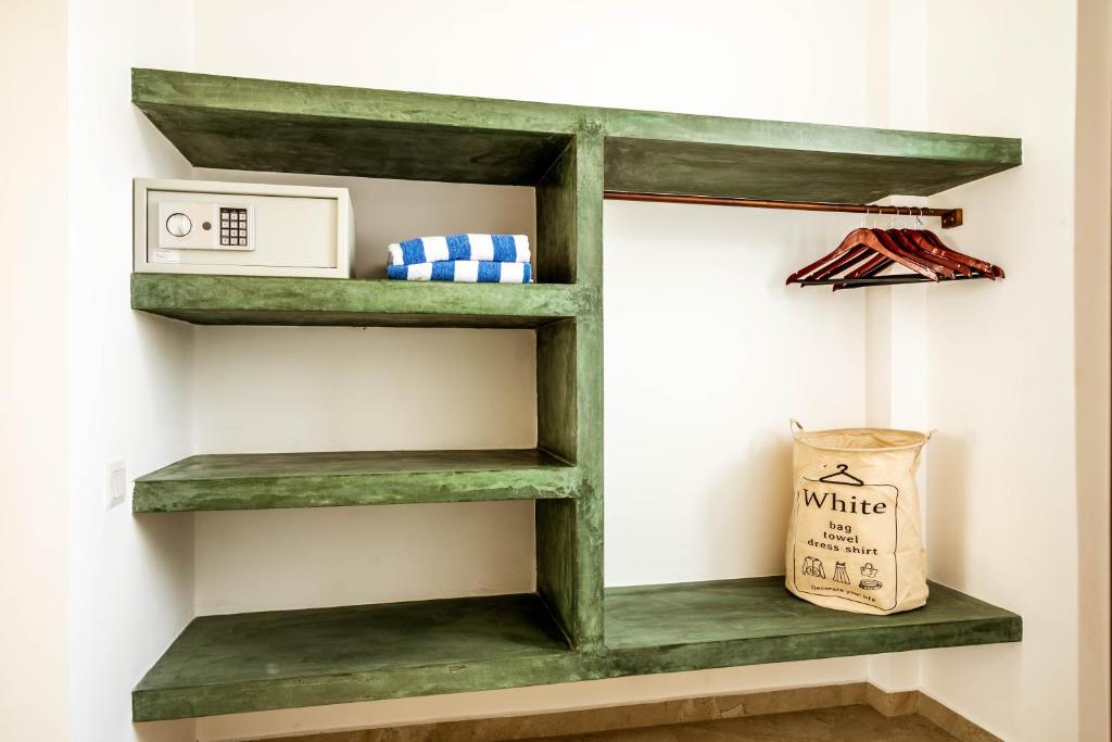 Green Parrot Beach Resort - 11