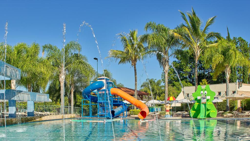 Bazén v ubytování Bourbon Resort Atibaia nebo v jeho okolí