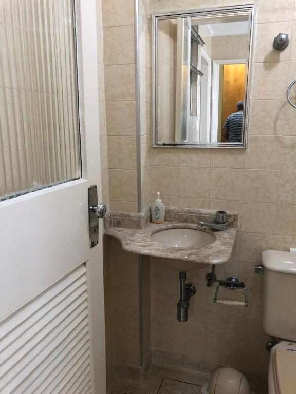  Apartamento Santos 2 dormitórios Gonzaga / José Menino - 6 pessoas