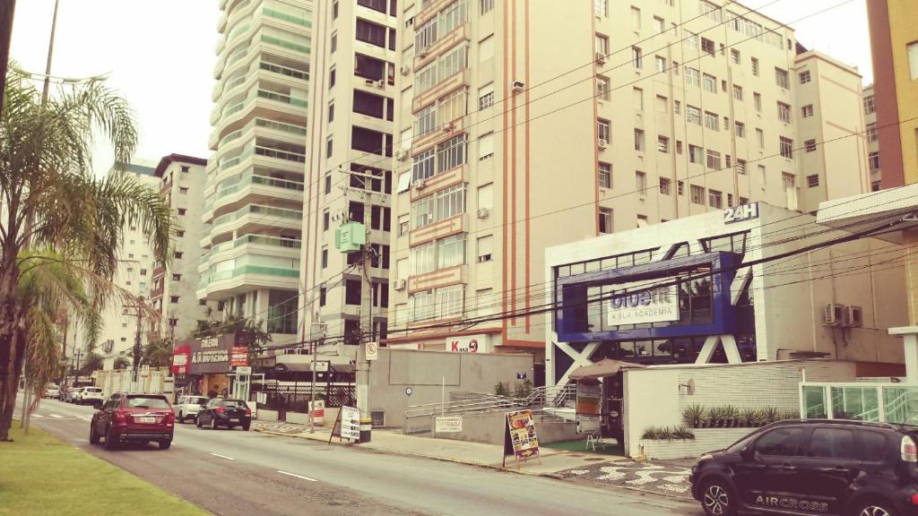  Apartamento Santos 2 dormitórios Gonzaga / José Menino - 6 pessoas
