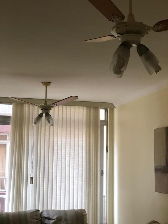  Apartamento Santos 2 dormitórios Gonzaga / José Menino - 6 pessoas