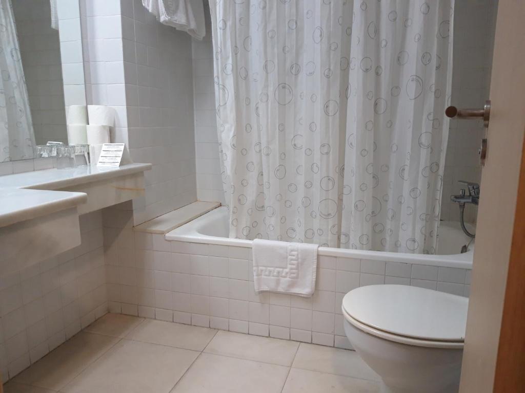 Koupelna v ubytování Hotel Puigcerdà