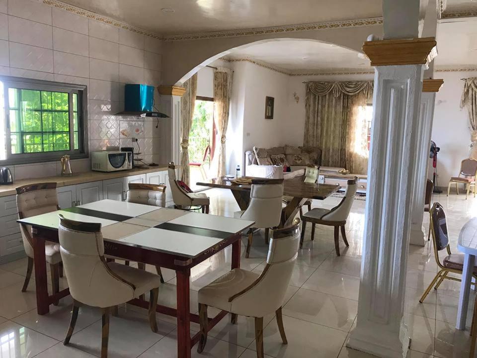Posezení v ubytování Hôtel des îles