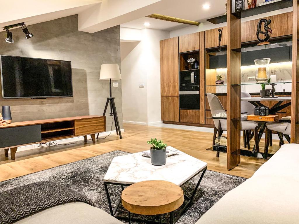 Contemporary apartment with amazing view of Skopje - Housity