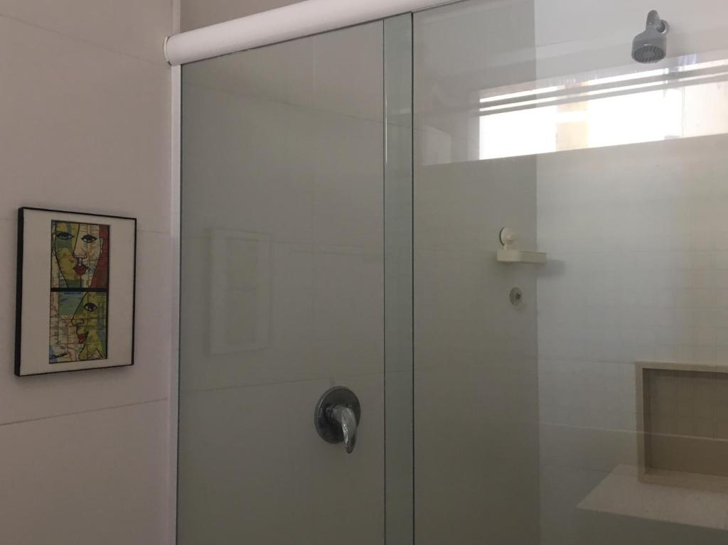  Apartamento em Copacabana - Rua Bolívar - 2 Quartos - Excelente Localização