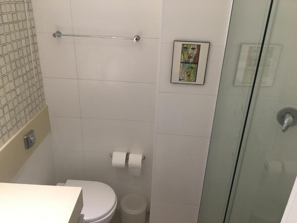  Apartamento em Copacabana - Rua Bolívar - 2 Quartos - Excelente Localização