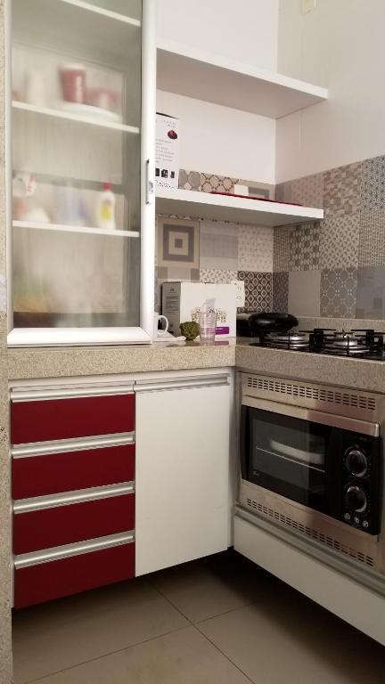  Apartamento em Copacabana - Rua Bolívar - 2 Quartos - Excelente Localização