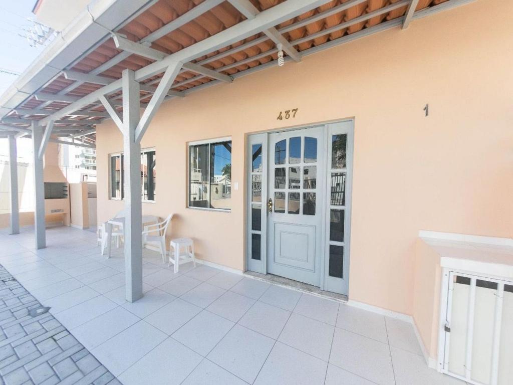 Balkón nebo terasa v ubytování BRUNO KLEMTZ DS1 - CASA COM PISCINA, PARQUE INFANTIL E SALA DE JOGOS- 2 dorm - MEIA PRAIA - ITAPEMA