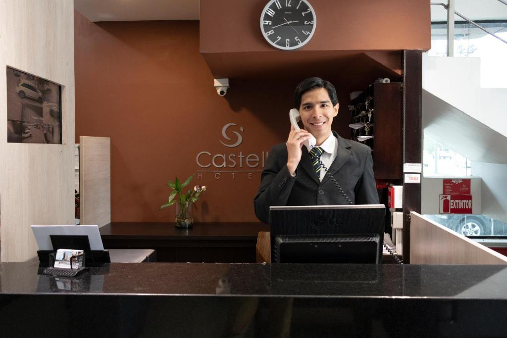 Hosté ubytování Hotel Castell - Cerca Del Aeropuerto