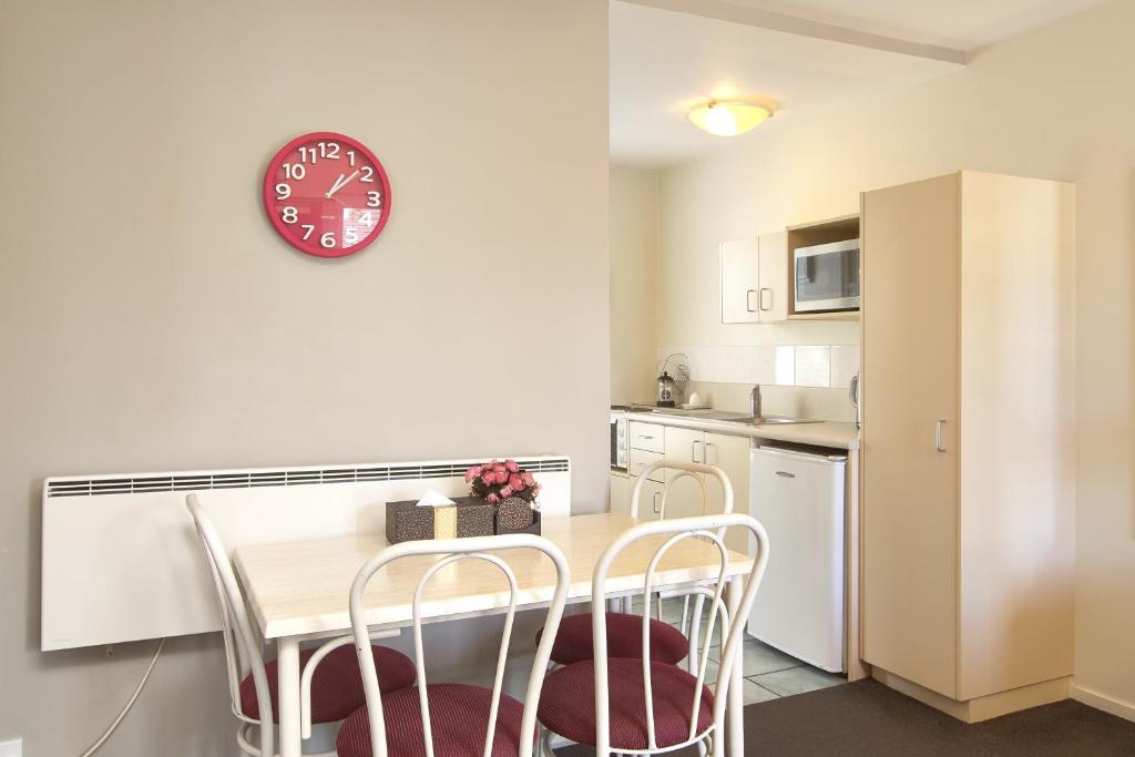 Kuchyň nebo kuchyňský kout v ubytování Apollo Motel