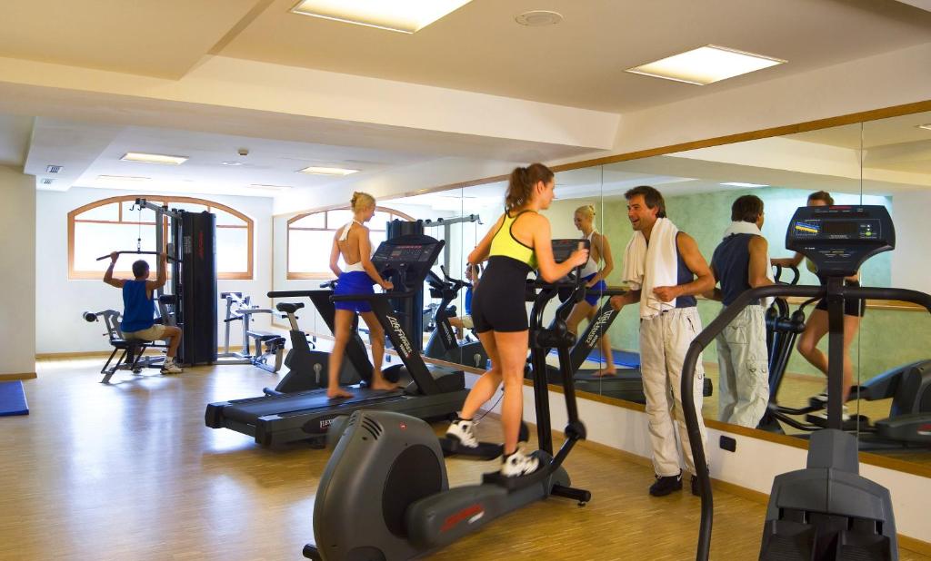 Fitness centrum a/nebo fitness zařízení v ubytování Carlo Magno Hotel Spa Resort