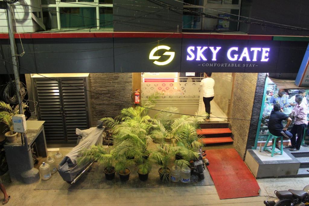 Fotografie z fotogalerie ubytování SKY GATE HOTEL Near Apollo MAIN, Women's & Children's US Consulate Sankara Netralaya Goethe Institute PrestigePalladium Shastri Bhavan Senmozhi Poonga Raj Ratnam Stadium TAJ Coromandal India Oil Bhavan Dr Mohan's Diabetics VAC Chennai v destinaci Čennaí