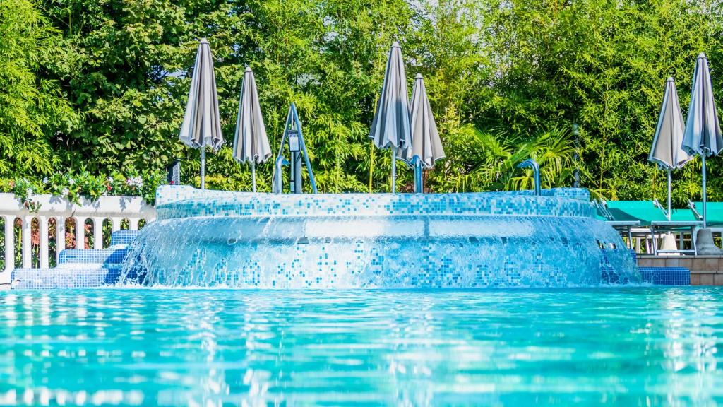 Bazén v ubytování Hotel Smeraldo nebo v jeho okolí