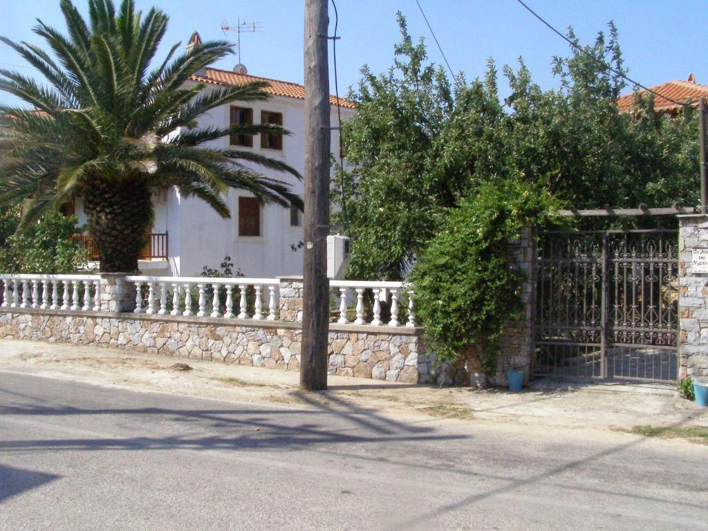 The building in which a vendégházakat is located