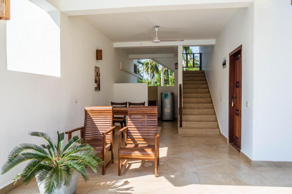 Green Parrot Beach Resort - 7