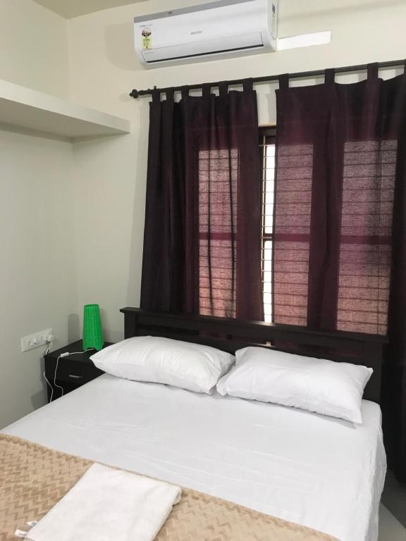 Athrakkattu Enclave - Apartment With Balcony