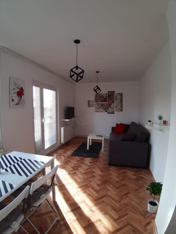 Apartment Teodora - One-Bedroom Apartment With Terrace