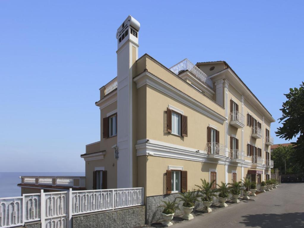 Budova, kde se hotel nachází