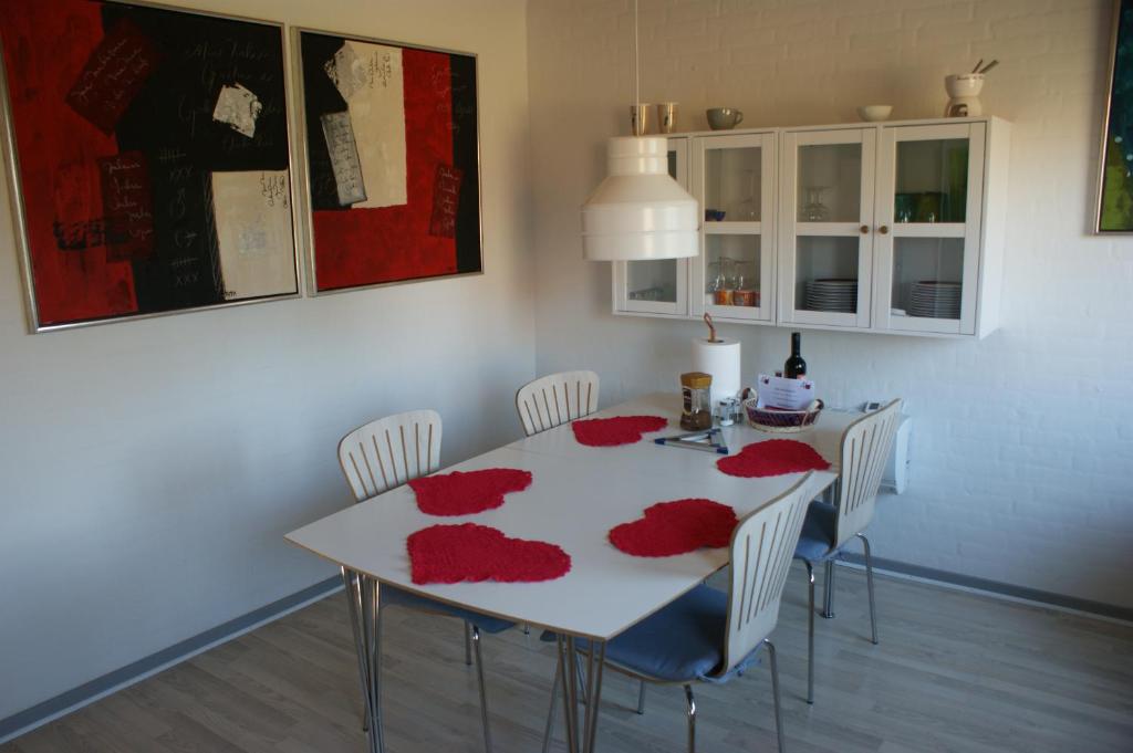 Fotografie z fotogalerie ubytování Hyggeligt byhus ved glasværkstedet på Nordmors v destinaci Sejerslev