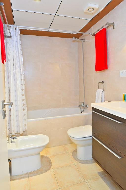 A bathroom at MyFlats La Palma