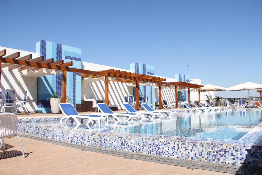 Bazén v ubytování Gran Bourbon Hotel Asuncion nebo v jeho okolí