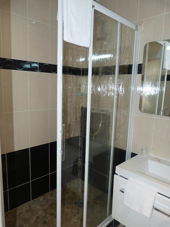 Cit'Hotel Europeen - İki Yataklı Oda - Duşlu
