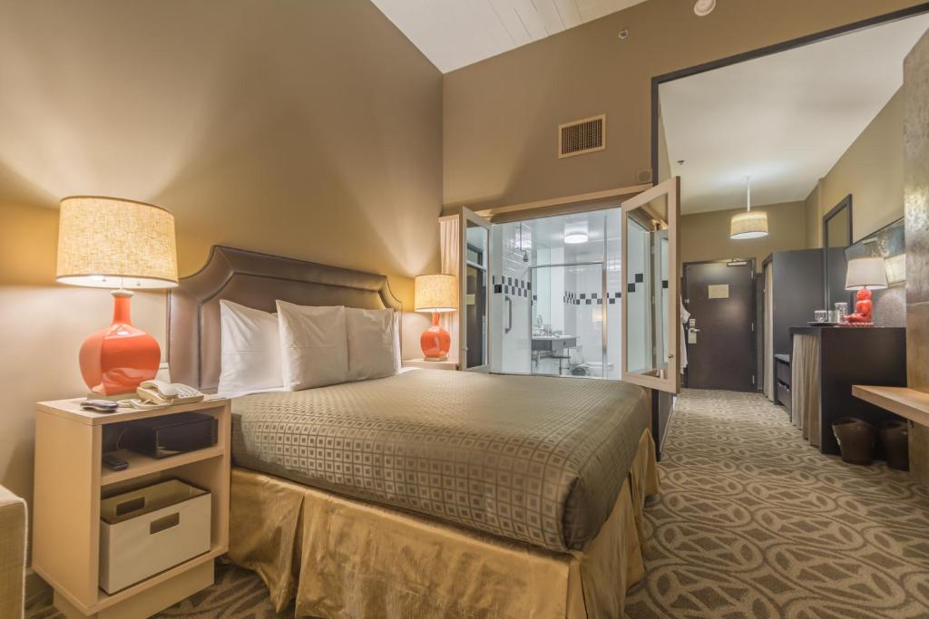 Proximity Hotel - King Room With Spa Bath