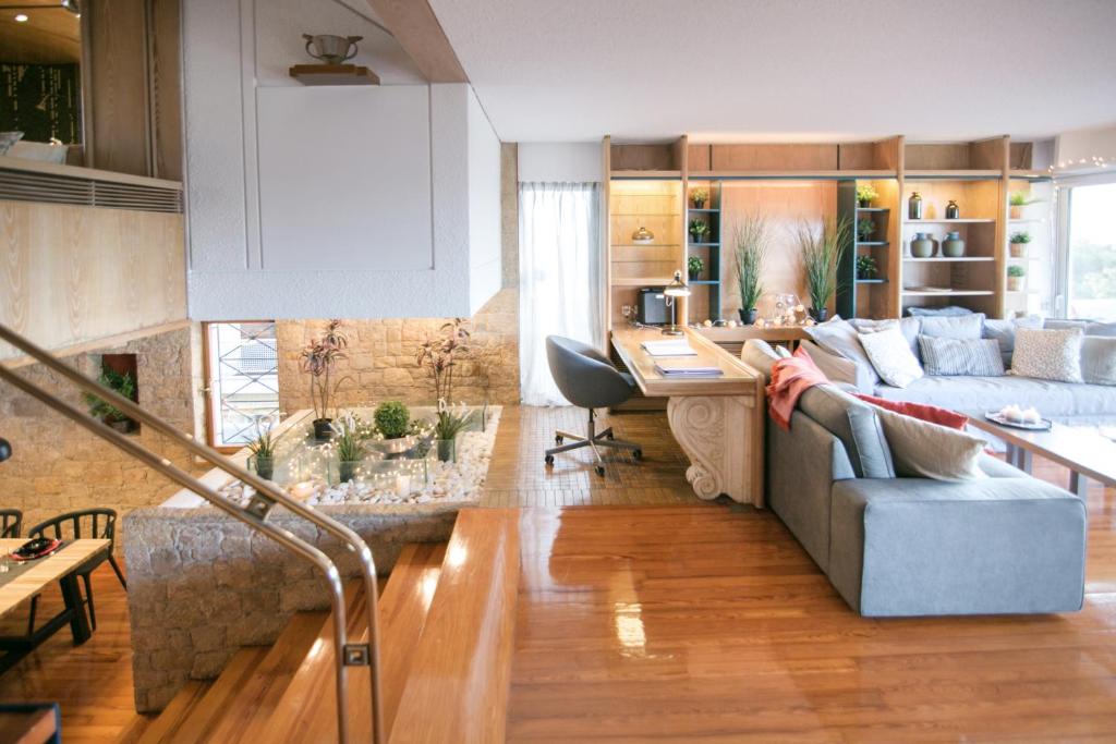 Posedenie v ubytovaní One-of-a-kind Athens Riviera Apartment