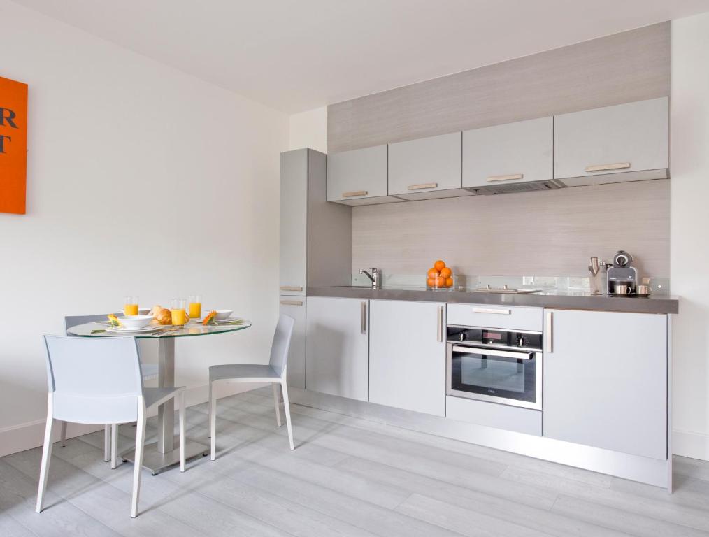 Templeton Place by Supercity Aparthotels - Premier One Bedroom Suite With Terrace Access