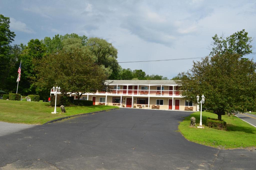 Cozy Corner Motel photo