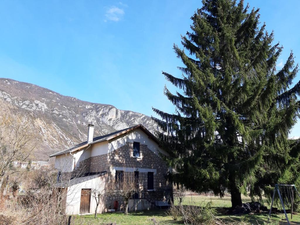 CHALET Tout Confort Proche d AX 3 DOMAINES