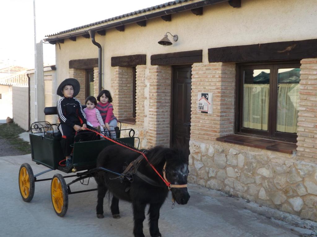 Gambar di galeri bagi CASA RURAL LA CASA DE LOS POLLOS di Turrubuelo