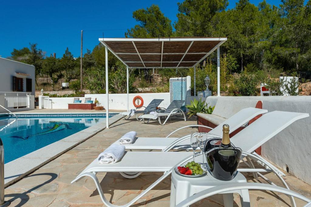 Villa Bella Vista Peralta, Sant Carles de Peralta, Spain ...