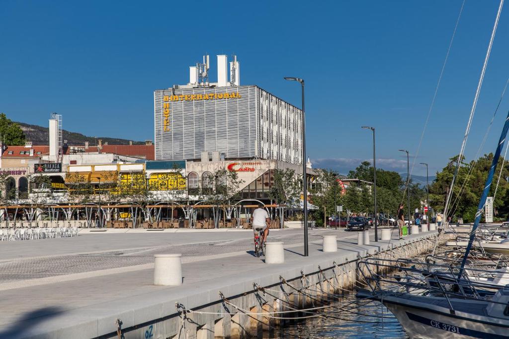 Booking.com: Hotel International , Crikvenica, Hrvatska - 9 Recenzije  gostiju . Rezervirajte svoj smještaj već sada!
