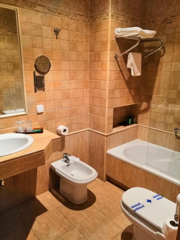 Hotel Marisma Sancti Petri - Triple Room