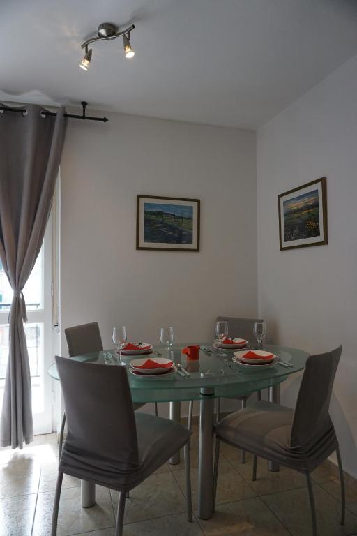 Posedenie v ubytovaní Deluxe Apartman Pervan