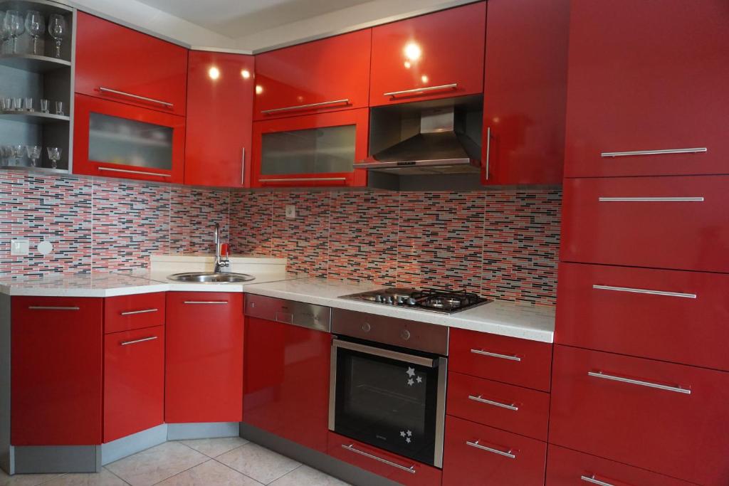 Kuchyňa alebo kuchynka v ubytovaní Deluxe Apartman Pervan